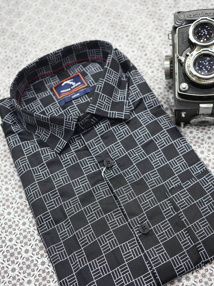 Black Base White Grid Print
