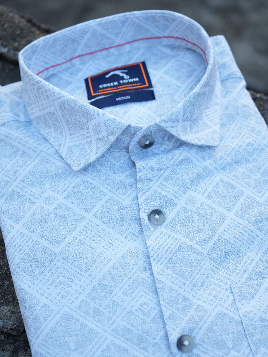 Grey diamond grid motif
