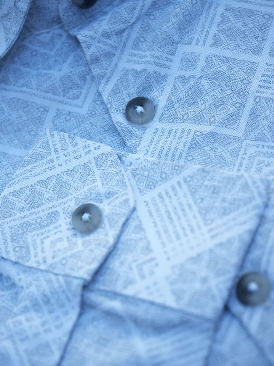 Grey diamond grid motif