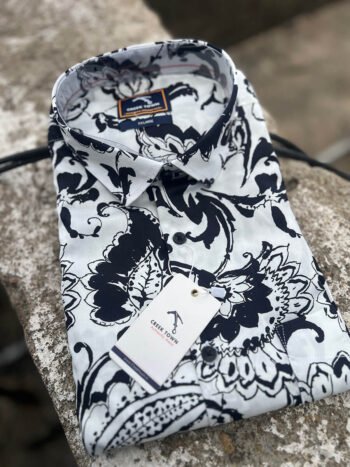 White Base black Big Leaf Print